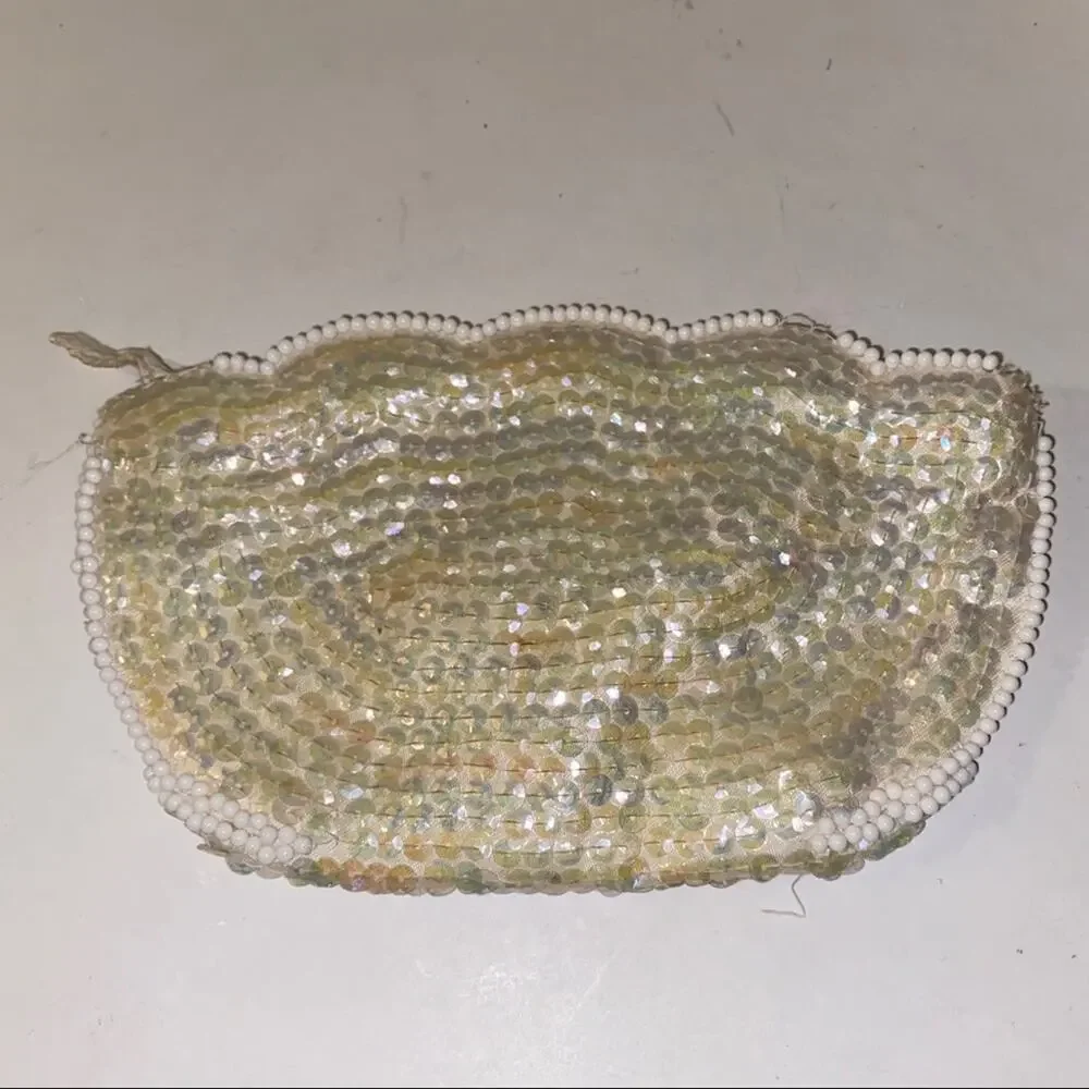 VINTAGE LA REGALE beaded clutch bag